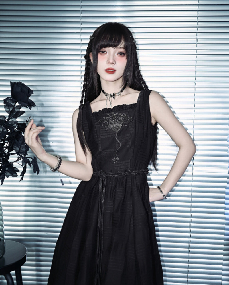 Knitted Vest Women - 새로운 크리노이드 자수 블랙 더블 레이어